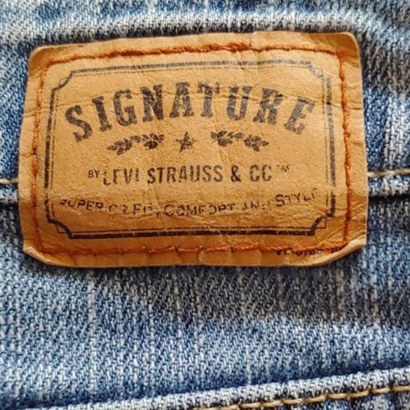 VINTAGE LEVI MID RISE BOOT CUT JEANS, SIZE 8!!! - Picture 5 of 5